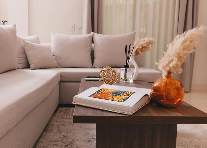 Viola By Elegant Hospitality - Near Malls